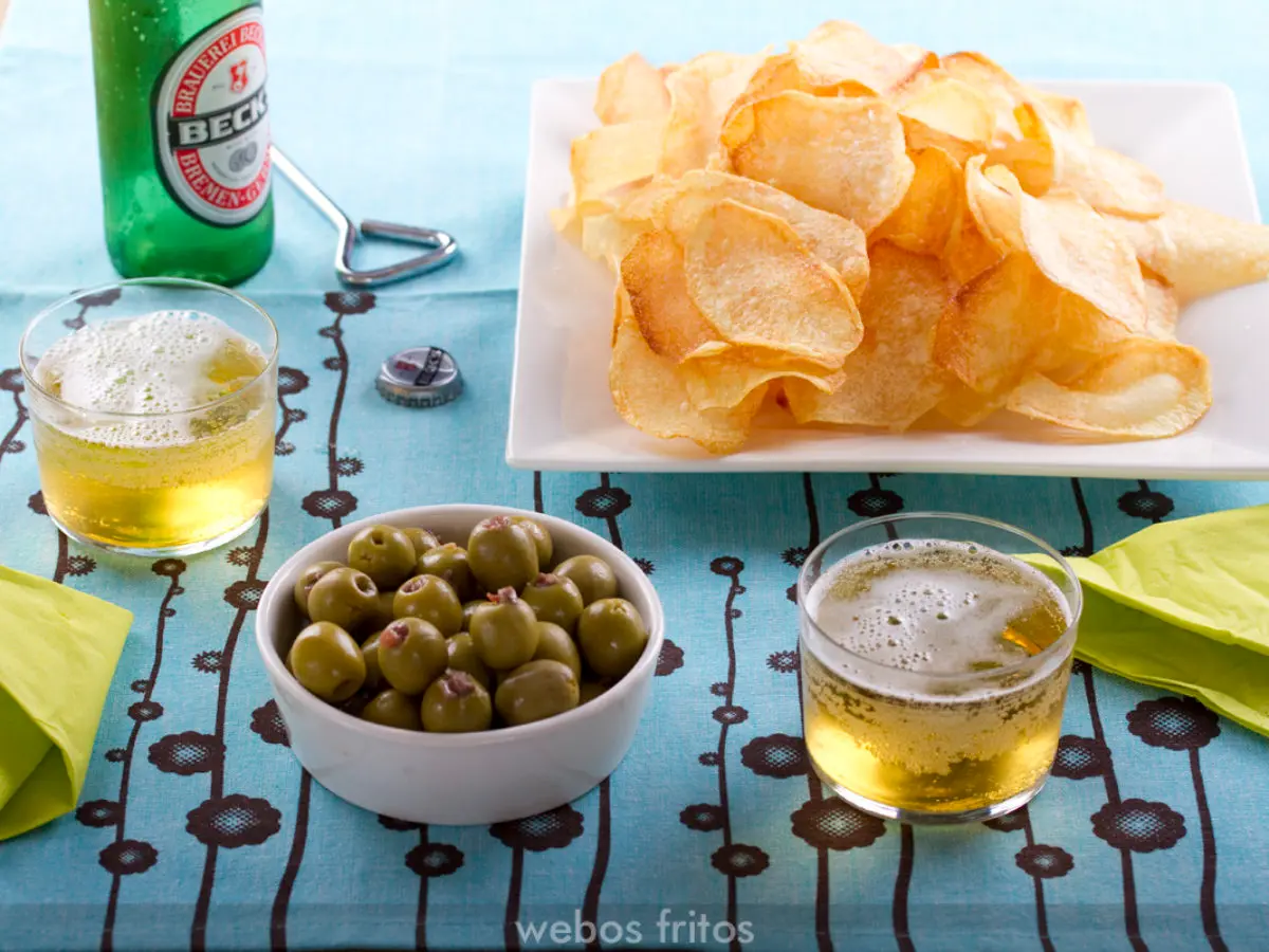 Picoteo: patatas, altramuces, aceitunas