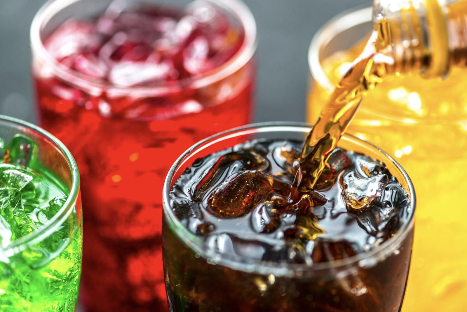 Cerveza, zumos, refrescos, rebujito